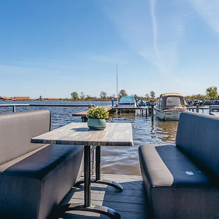 船上ホテル Havenlodge 4*