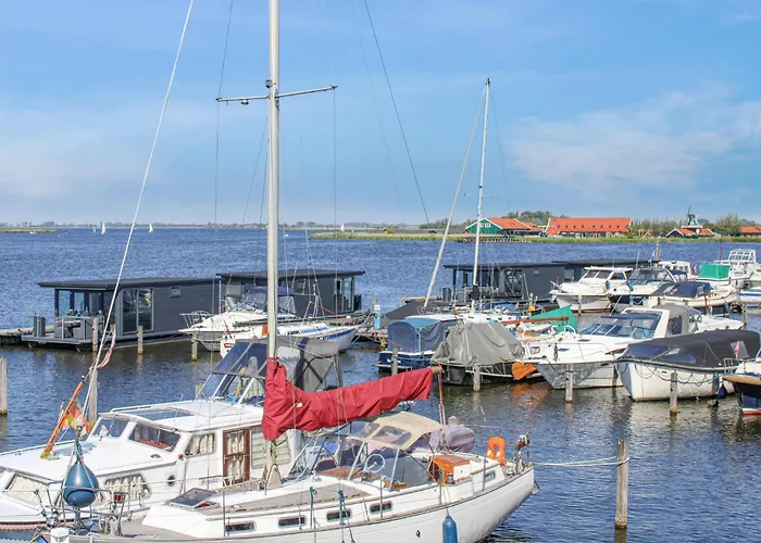 Havenlodge 船上ホテル 4*