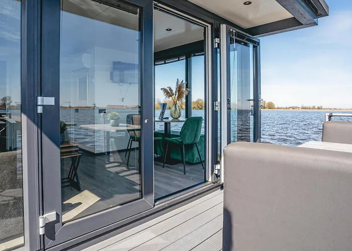 船上ホテル Havenlodge