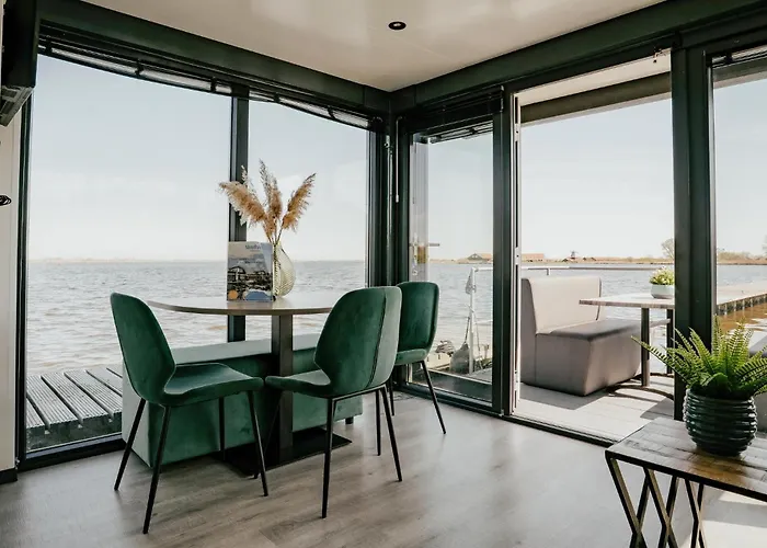 船上ホテル Havenlodge 4*
