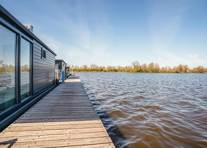 Havenlodge 船上ホテル 4*